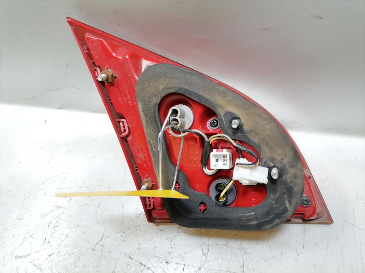 Kia Venga YN original Rücklicht Rückleuchte Heckleuchte innen rechts BJ16